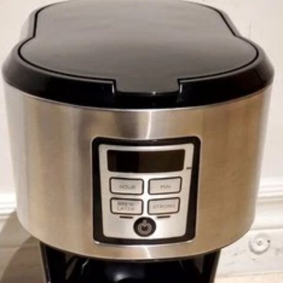 Black & Decker 12 Cup Programmable Coffee Maker W/Vortex CM1231sc  - Save $ - Picture 8 of 9